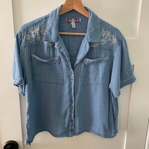 Urban Outfitters Western Cropped Button Down Shirt with Horseshoe Embroidery